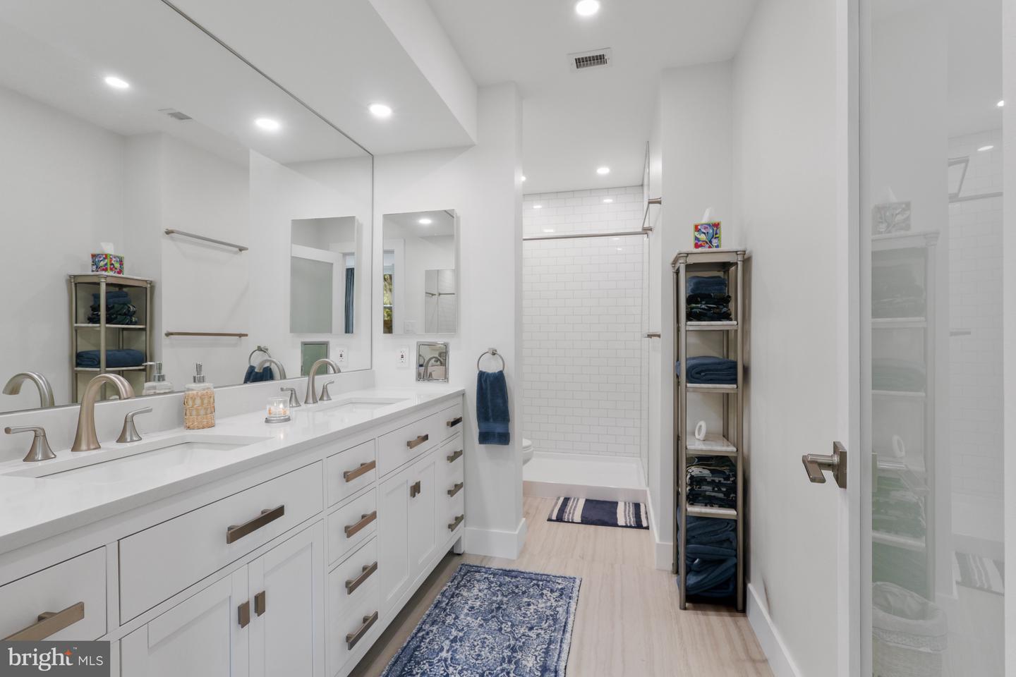 1016 S WAYNE ST #T-12, ARLINGTON, Virginia 22204, 2 Bedrooms Bedrooms, ,1 BathroomBathrooms,Residential,For sale,1016 S WAYNE ST #T-12,VAAR2069518 MLS # VAAR2069518