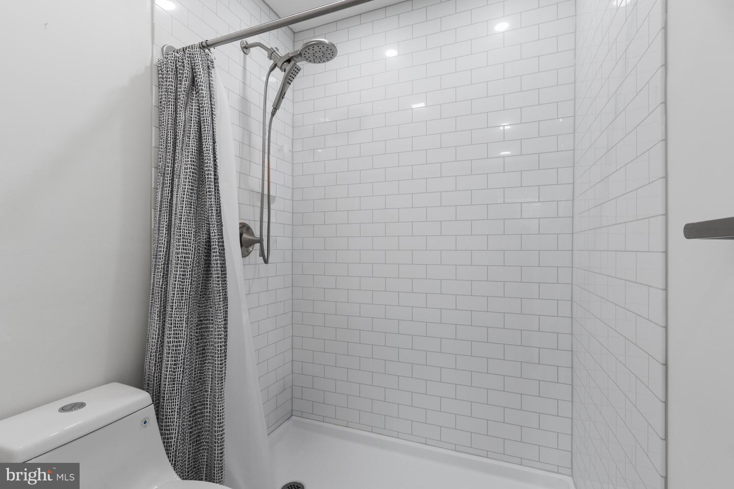 1016 S WAYNE ST #T-12, ARLINGTON, Virginia 22204, 2 Bedrooms Bedrooms, ,1 BathroomBathrooms,Residential,For sale,1016 S WAYNE ST #T-12,VAAR2069518 MLS # VAAR2069518