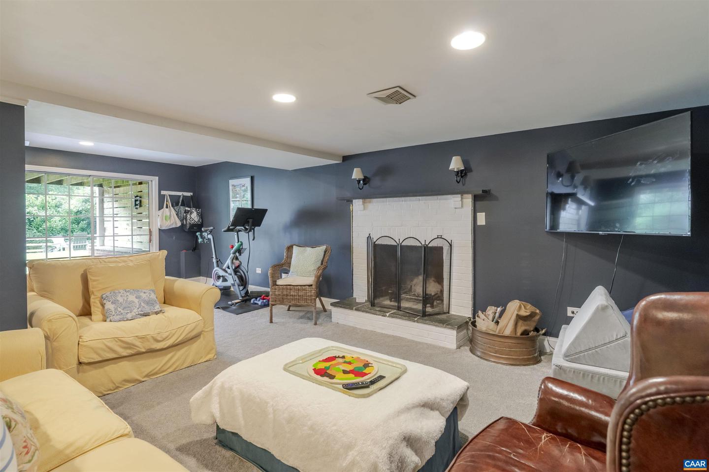 2302 WAKEFIELD RD, CHARLOTTESVILLE, Virginia 22901, 4 Bedrooms Bedrooms, ,3 BathroomsBathrooms,Residential,For sale,2302 WAKEFIELD RD,673843 MLS # 673843