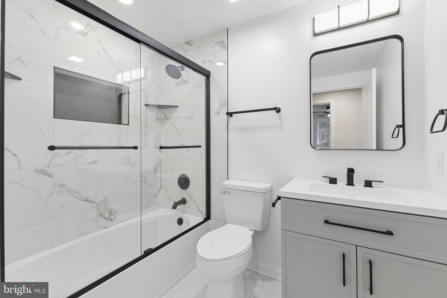 15915 FAIRWAY DR, DUMFRIES, Virginia 22025, 3 Bedrooms Bedrooms, ,3 BathroomsBathrooms,Residential,For sale,15915 FAIRWAY DR,VAPW2113510 MLS # VAPW2113510