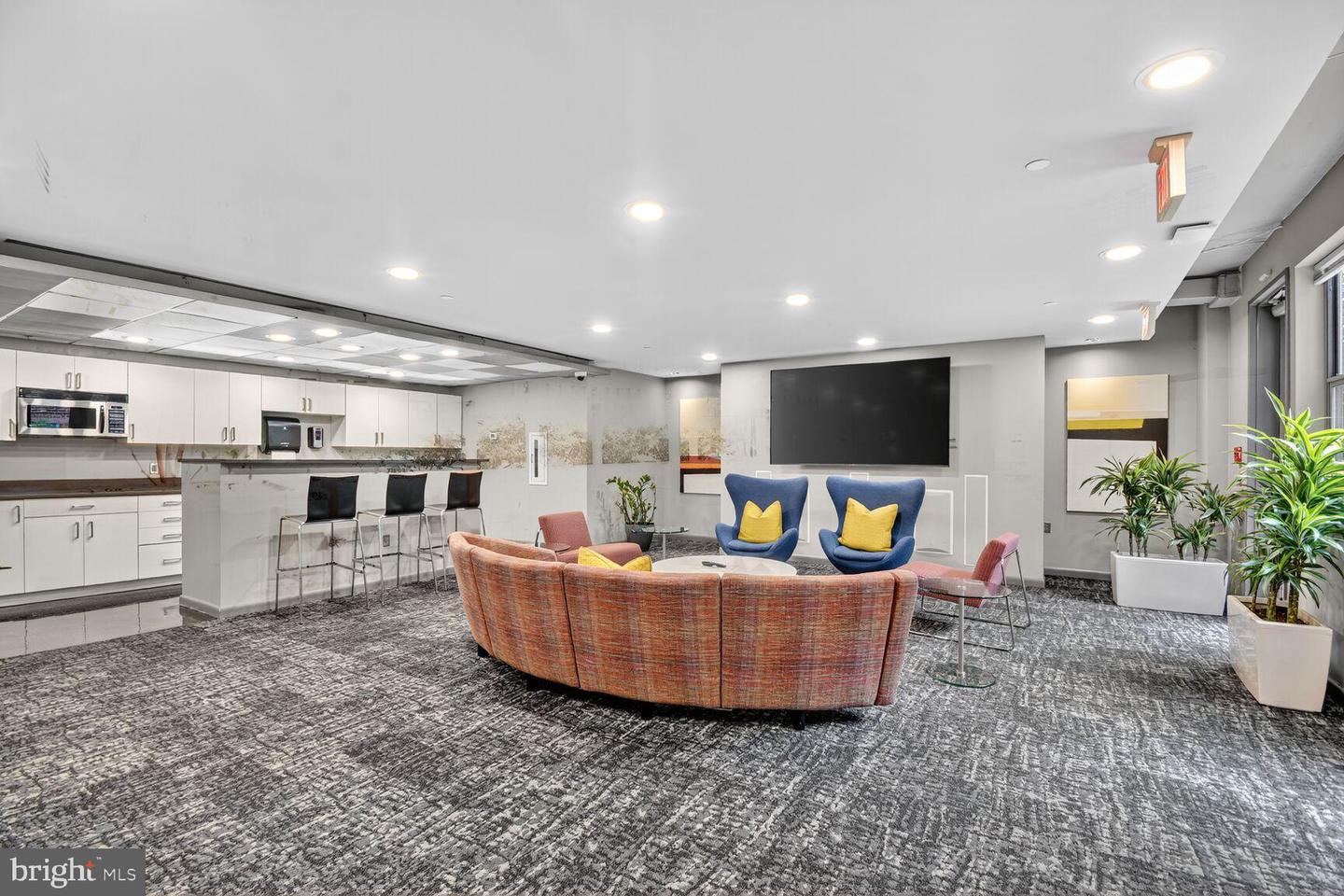 1300 N ST NW #214, WASHINGTON, District Of Columbia 20005, 1 Bedroom Bedrooms, 2 Rooms Rooms,1 BathroomBathrooms,Residential,For sale,1300 N ST NW #214,DCDC2248302 MLS # DCDC2248302