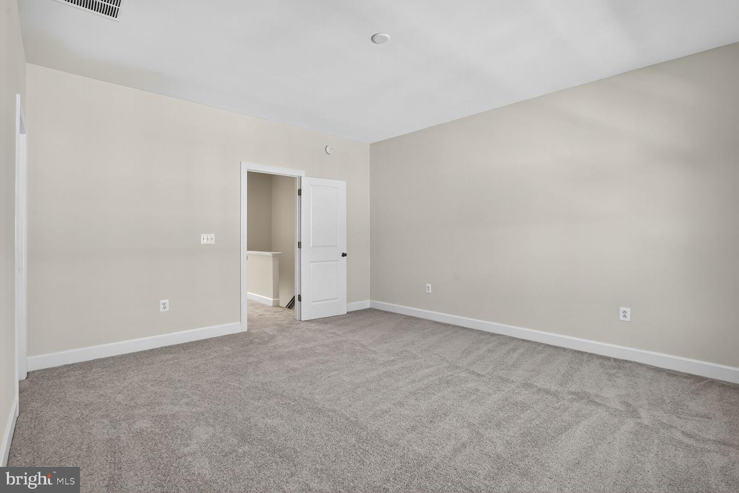 15272 CARTERSVILLE CT, HAYMARKET, Virginia 20169, 3 Bedrooms Bedrooms, ,3 BathroomsBathrooms,Residential,For sale,15272 CARTERSVILLE CT,VAPW2113516 MLS # VAPW2113516