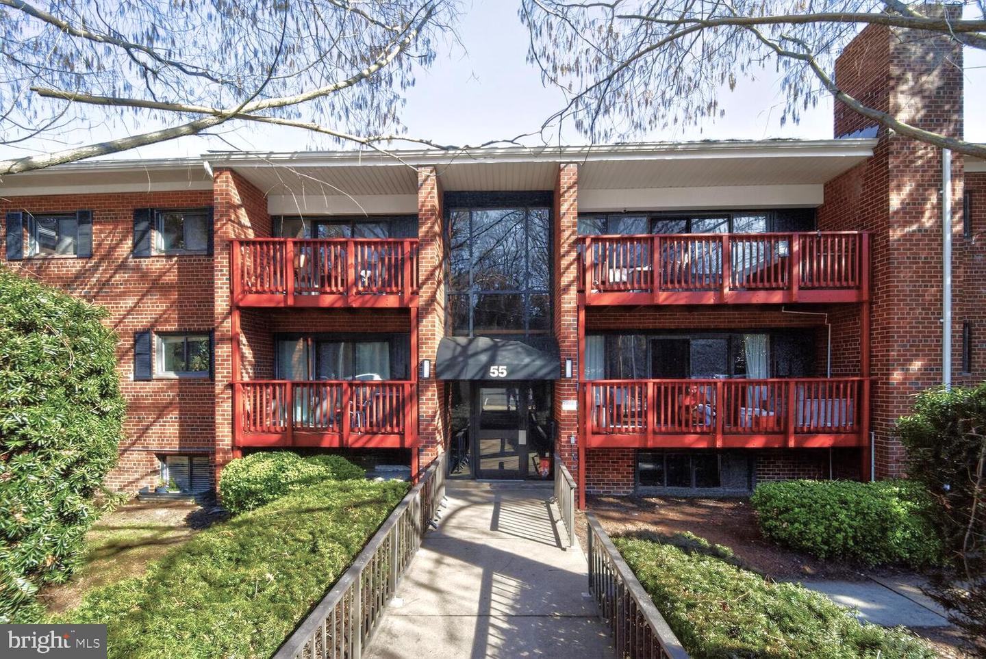 55 SKYHILL RD #101, ALEXANDRIA, Virginia 22314, 3 Bedrooms Bedrooms, ,2 BathroomsBathrooms,Residential,For sale,55 SKYHILL RD #101,VAAX2054642 MLS # VAAX2054642