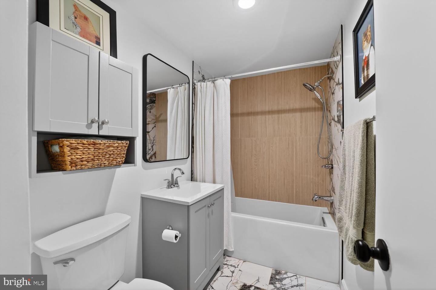 55 SKYHILL RD #101, ALEXANDRIA, Virginia 22314, 3 Bedrooms Bedrooms, ,2 BathroomsBathrooms,Residential,For sale,55 SKYHILL RD #101,VAAX2054642 MLS # VAAX2054642