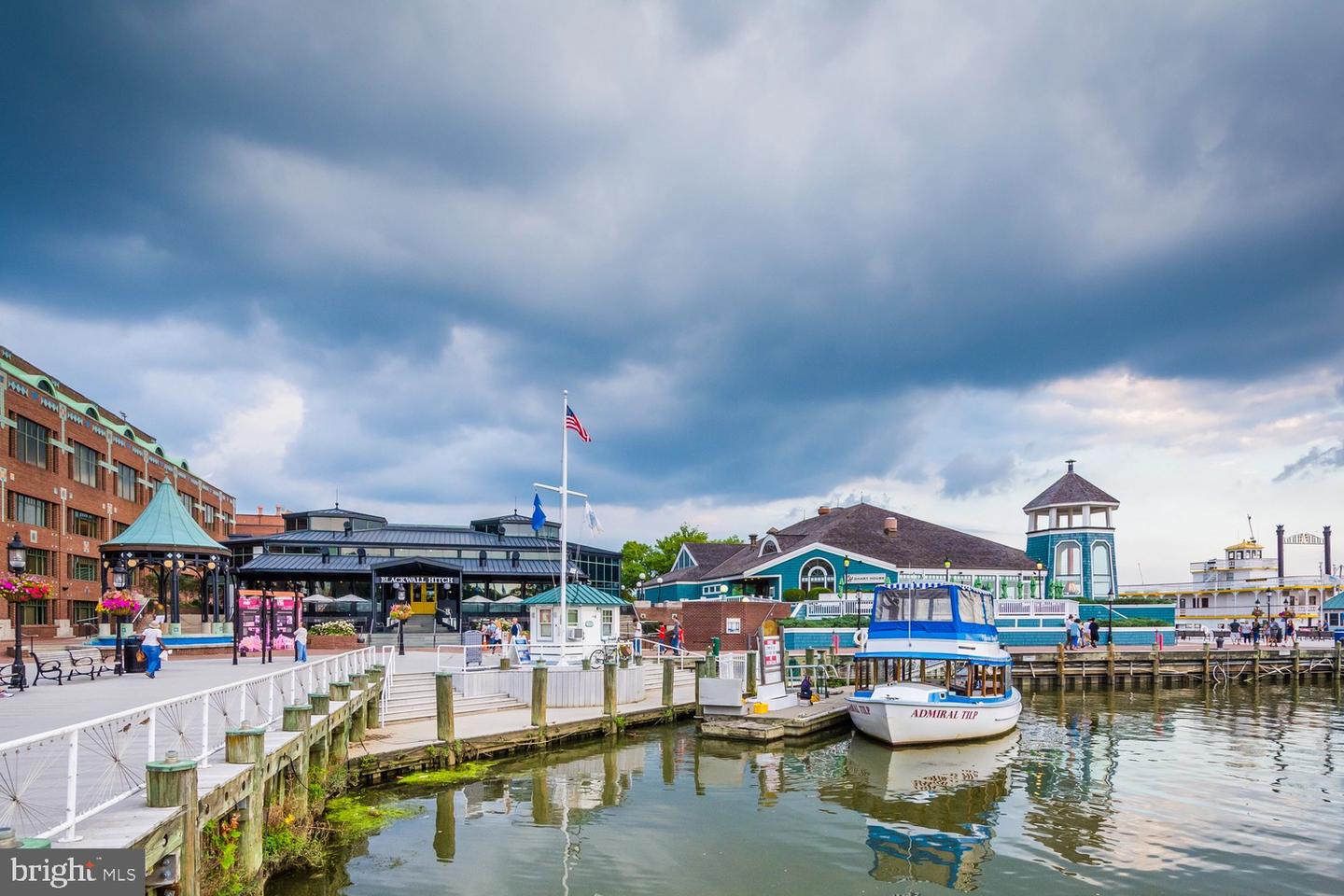 55 SKYHILL RD #101, ALEXANDRIA, Virginia 22314, 3 Bedrooms Bedrooms, ,2 BathroomsBathrooms,Residential,For sale,55 SKYHILL RD #101,VAAX2054642 MLS # VAAX2054642