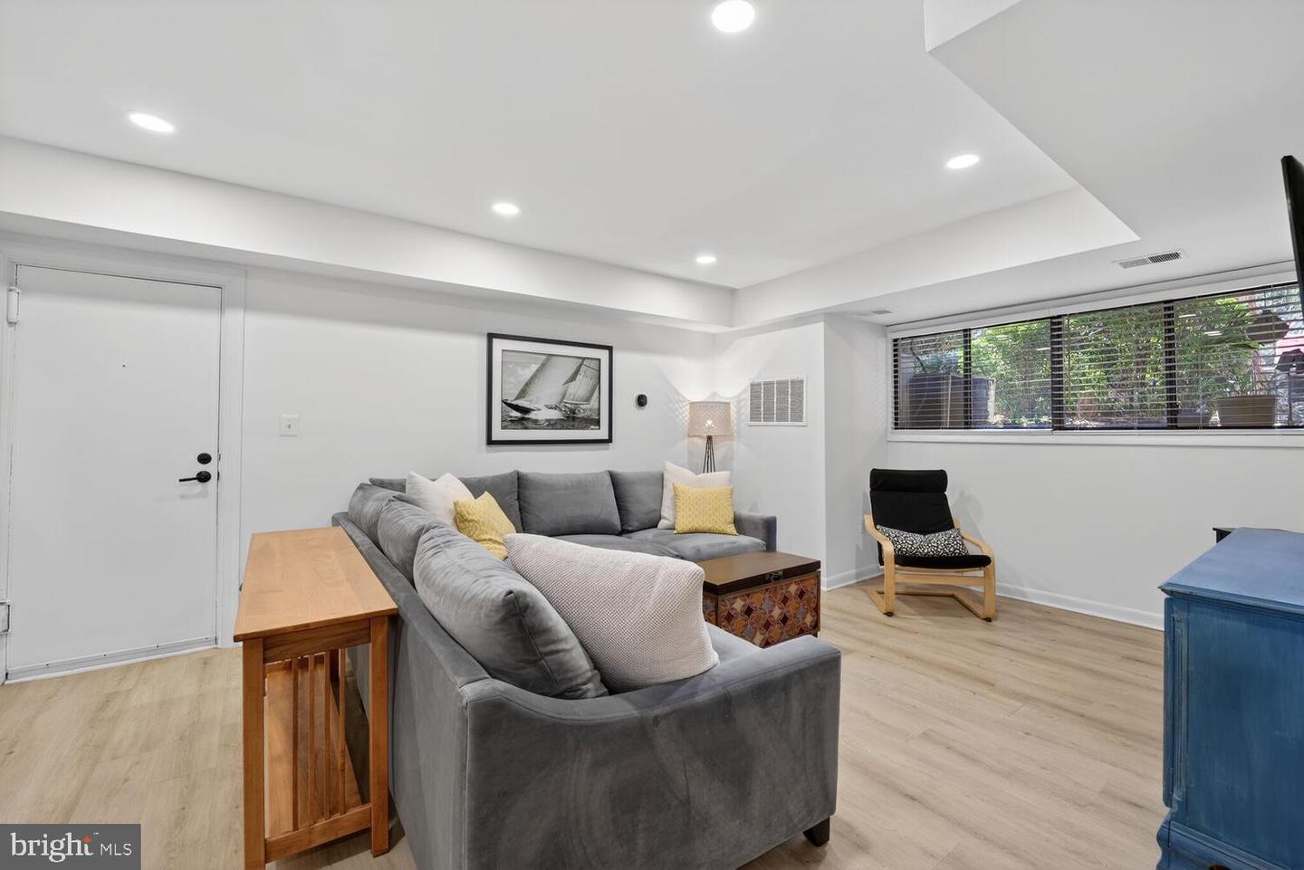 55 SKYHILL RD #101, ALEXANDRIA, Virginia 22314, 3 Bedrooms Bedrooms, ,2 BathroomsBathrooms,Residential,For sale,55 SKYHILL RD #101,VAAX2054642 MLS # VAAX2054642