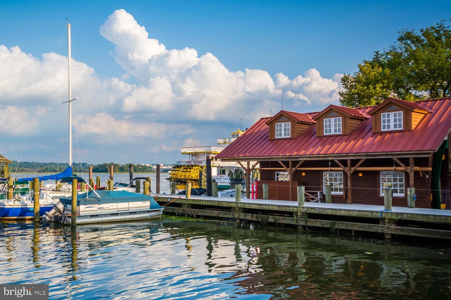 55 SKYHILL RD #101, ALEXANDRIA, Virginia 22314, 3 Bedrooms Bedrooms, ,2 BathroomsBathrooms,Residential,For sale,55 SKYHILL RD #101,VAAX2054642 MLS # VAAX2054642