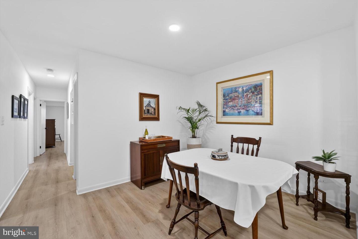 55 SKYHILL RD #101, ALEXANDRIA, Virginia 22314, 3 Bedrooms Bedrooms, ,2 BathroomsBathrooms,Residential,For sale,55 SKYHILL RD #101,VAAX2054642 MLS # VAAX2054642