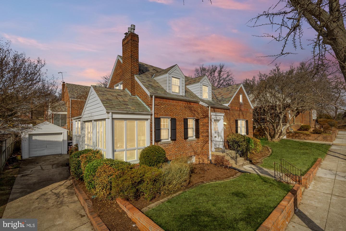 3918 17TH PL NE, WASHINGTON, District Of Columbia 20018, 4 Bedrooms Bedrooms, ,2 BathroomsBathrooms,Residential,For sale,3918 17TH PL NE,DCDC2248352 MLS # DCDC2248352