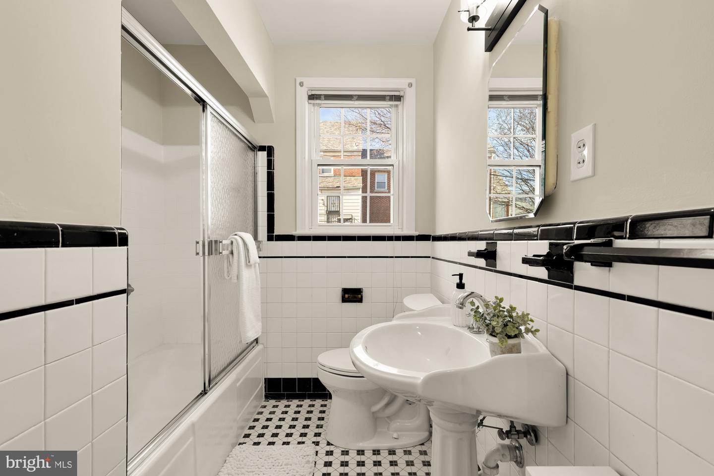 3918 17TH PL NE, WASHINGTON, District Of Columbia 20018, 4 Bedrooms Bedrooms, ,2 BathroomsBathrooms,Residential,For sale,3918 17TH PL NE,DCDC2248352 MLS # DCDC2248352