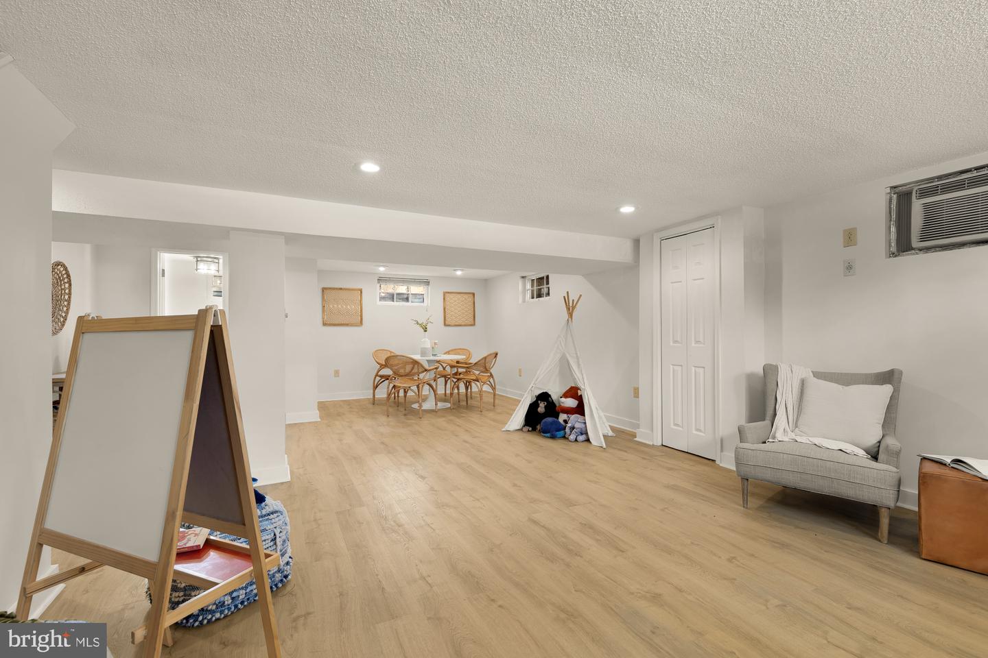 3918 17TH PL NE, WASHINGTON, District Of Columbia 20018, 4 Bedrooms Bedrooms, ,2 BathroomsBathrooms,Residential,For sale,3918 17TH PL NE,DCDC2248352 MLS # DCDC2248352