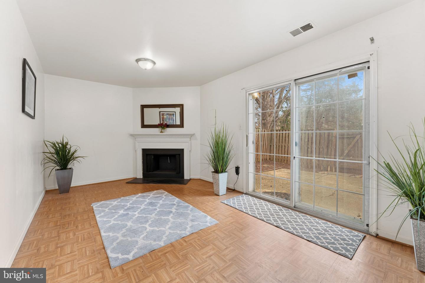 5765 HERITAGE HILL DR, ALEXANDRIA, Virginia 22310, 3 Bedrooms Bedrooms, ,2 BathroomsBathrooms,Residential,For sale,5765 HERITAGE HILL DR,VAFX2293506 MLS # VAFX2293506