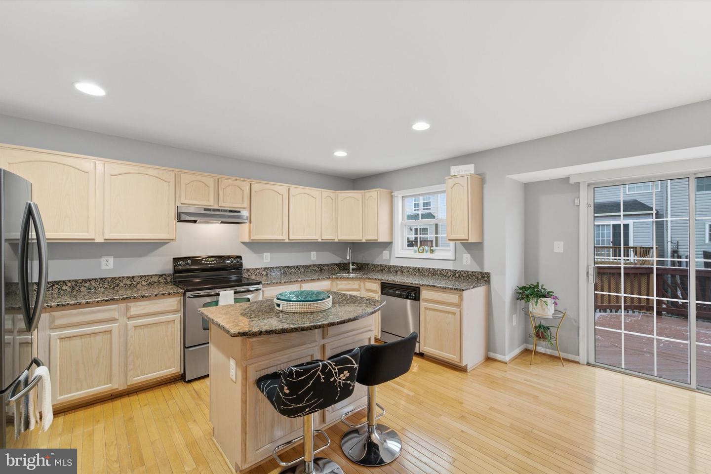 8513 TACKHOUSE LOOP, GAINESVILLE, Virginia 20155, 4 Bedrooms Bedrooms, ,3 BathroomsBathrooms,Residential,For sale,8513 TACKHOUSE LOOP,VAPW2113564 MLS # VAPW2113564