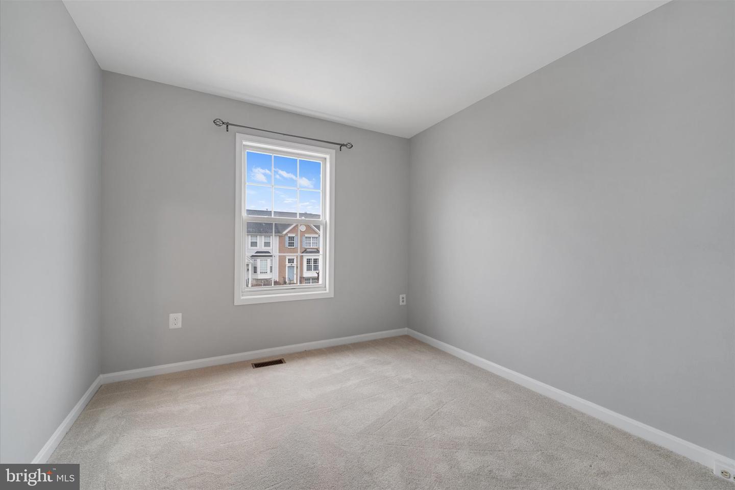 8513 TACKHOUSE LOOP, GAINESVILLE, Virginia 20155, 4 Bedrooms Bedrooms, ,3 BathroomsBathrooms,Residential,For sale,8513 TACKHOUSE LOOP,VAPW2113564 MLS # VAPW2113564