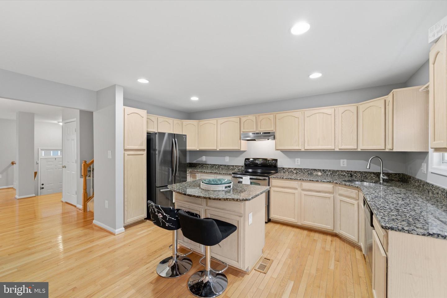 8513 TACKHOUSE LOOP, GAINESVILLE, Virginia 20155, 4 Bedrooms Bedrooms, ,3 BathroomsBathrooms,Residential,For sale,8513 TACKHOUSE LOOP,VAPW2113564 MLS # VAPW2113564