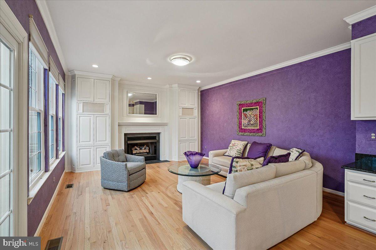 9804 CRESENCE WAY, FAIRFAX, Virginia 22032, 4 Bedrooms Bedrooms, ,2 BathroomsBathrooms,Residential,For sale,9804 CRESENCE WAY,VAFC2007858 MLS # VAFC2007858