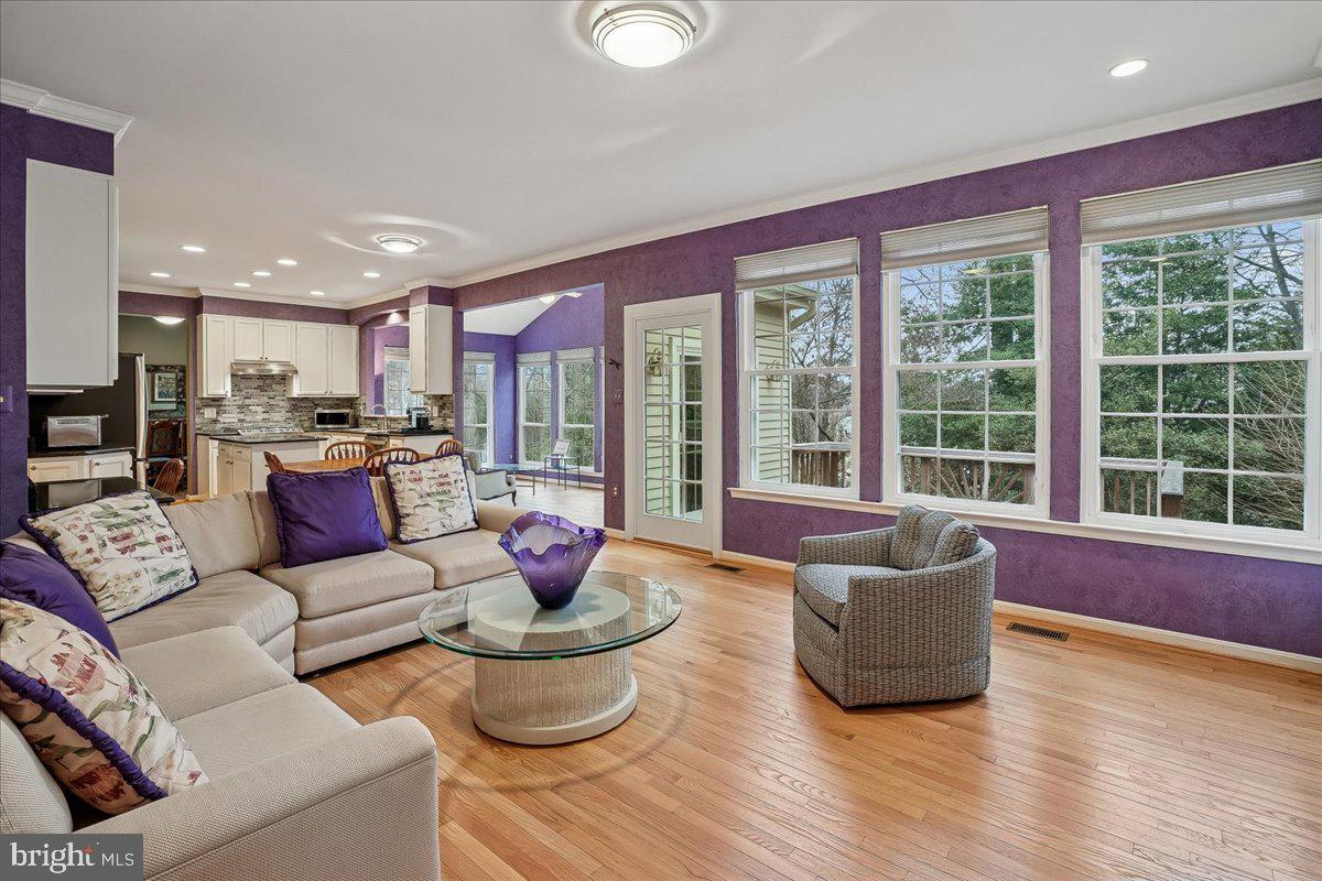 9804 CRESENCE WAY, FAIRFAX, Virginia 22032, 4 Bedrooms Bedrooms, ,2 BathroomsBathrooms,Residential,For sale,9804 CRESENCE WAY,VAFC2007858 MLS # VAFC2007858