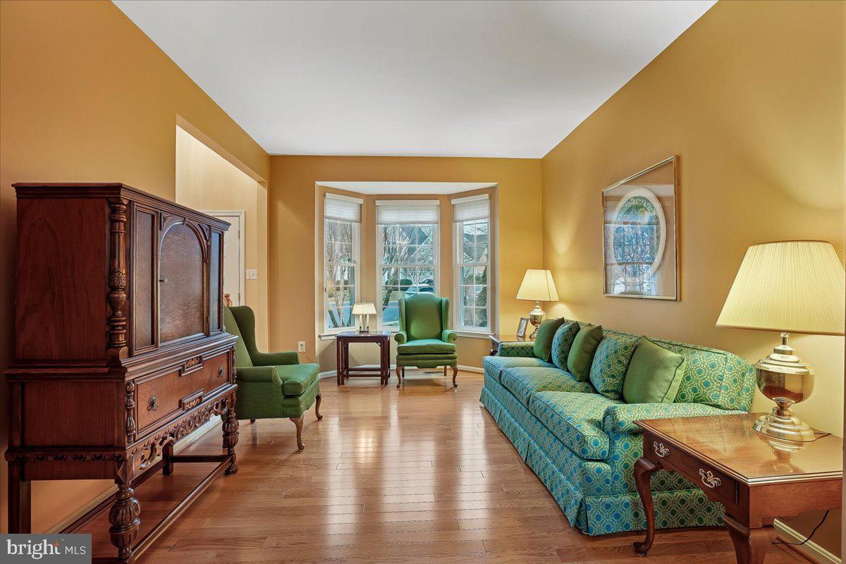 9804 CRESENCE WAY, FAIRFAX, Virginia 22032, 4 Bedrooms Bedrooms, ,2 BathroomsBathrooms,Residential,For sale,9804 CRESENCE WAY,VAFC2007858 MLS # VAFC2007858