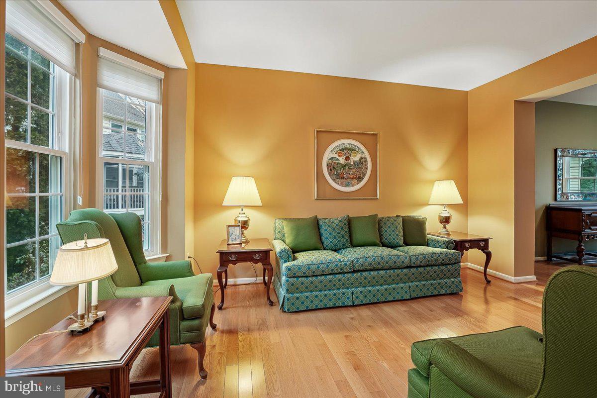 9804 CRESENCE WAY, FAIRFAX, Virginia 22032, 4 Bedrooms Bedrooms, ,2 BathroomsBathrooms,Residential,For sale,9804 CRESENCE WAY,VAFC2007858 MLS # VAFC2007858