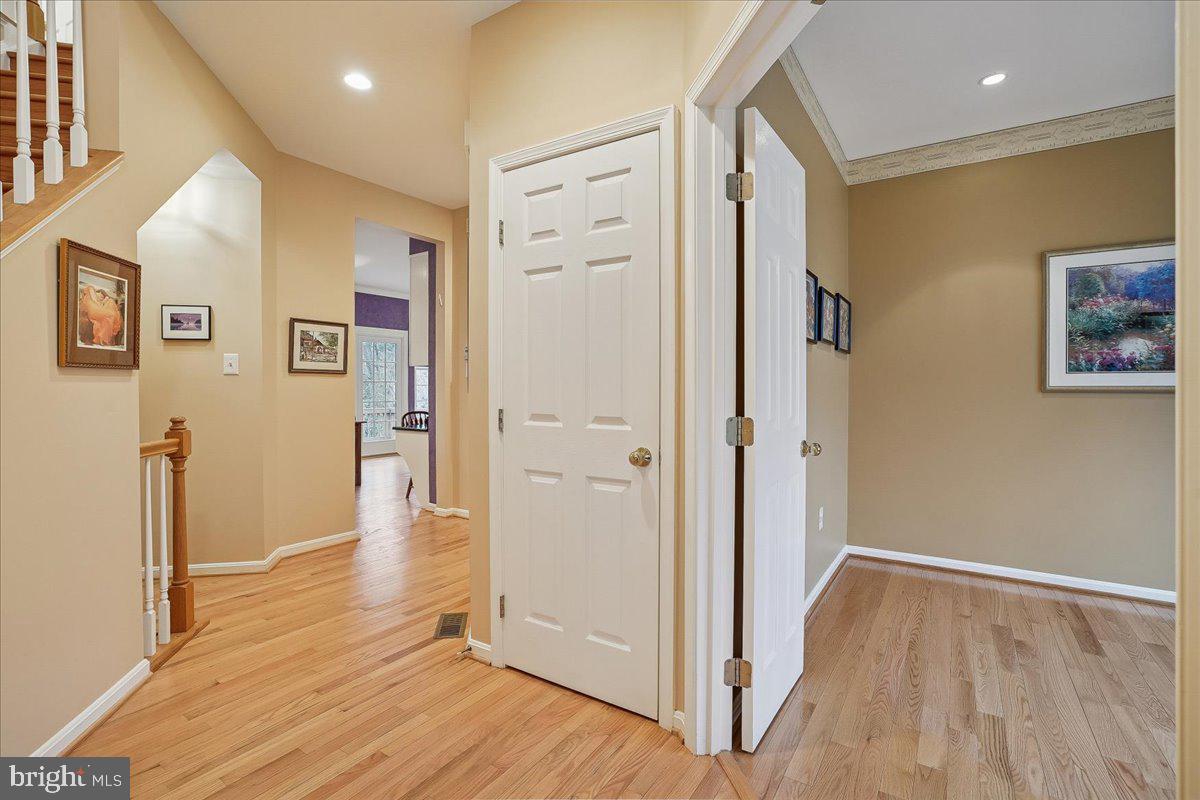 9804 CRESENCE WAY, FAIRFAX, Virginia 22032, 4 Bedrooms Bedrooms, ,2 BathroomsBathrooms,Residential,For sale,9804 CRESENCE WAY,VAFC2007858 MLS # VAFC2007858