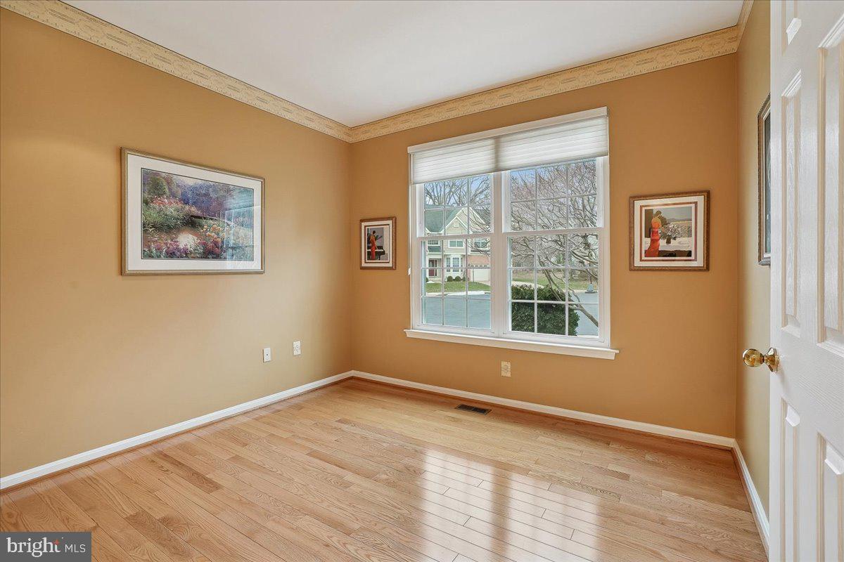 9804 CRESENCE WAY, FAIRFAX, Virginia 22032, 4 Bedrooms Bedrooms, ,2 BathroomsBathrooms,Residential,For sale,9804 CRESENCE WAY,VAFC2007858 MLS # VAFC2007858