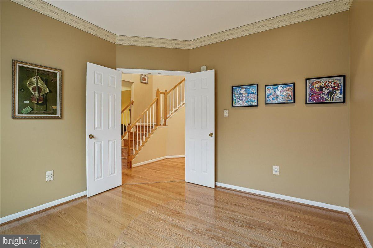 9804 CRESENCE WAY, FAIRFAX, Virginia 22032, 4 Bedrooms Bedrooms, ,2 BathroomsBathrooms,Residential,For sale,9804 CRESENCE WAY,VAFC2007858 MLS # VAFC2007858