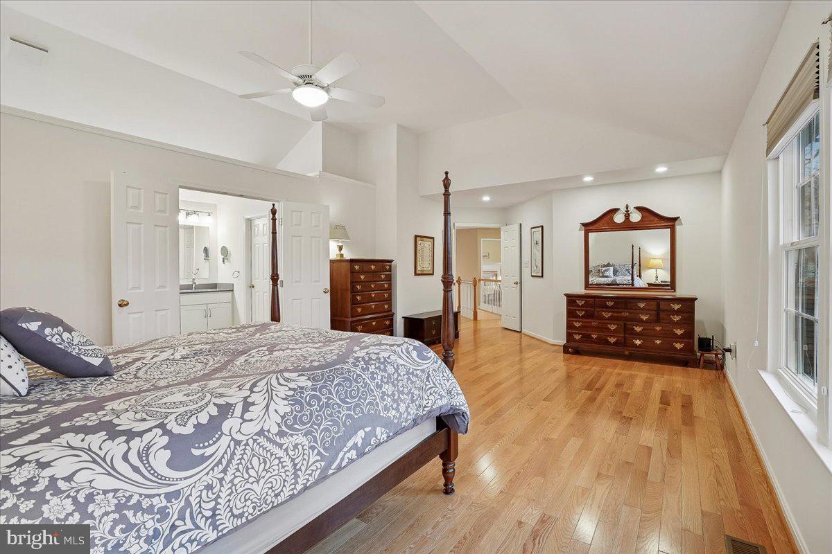 9804 CRESENCE WAY, FAIRFAX, Virginia 22032, 4 Bedrooms Bedrooms, ,2 BathroomsBathrooms,Residential,For sale,9804 CRESENCE WAY,VAFC2007858 MLS # VAFC2007858