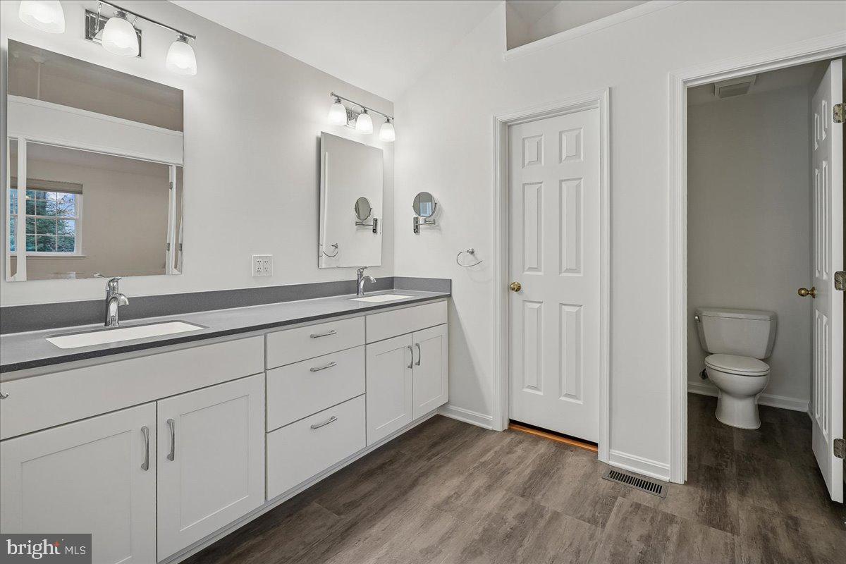 9804 CRESENCE WAY, FAIRFAX, Virginia 22032, 4 Bedrooms Bedrooms, ,2 BathroomsBathrooms,Residential,For sale,9804 CRESENCE WAY,VAFC2007858 MLS # VAFC2007858