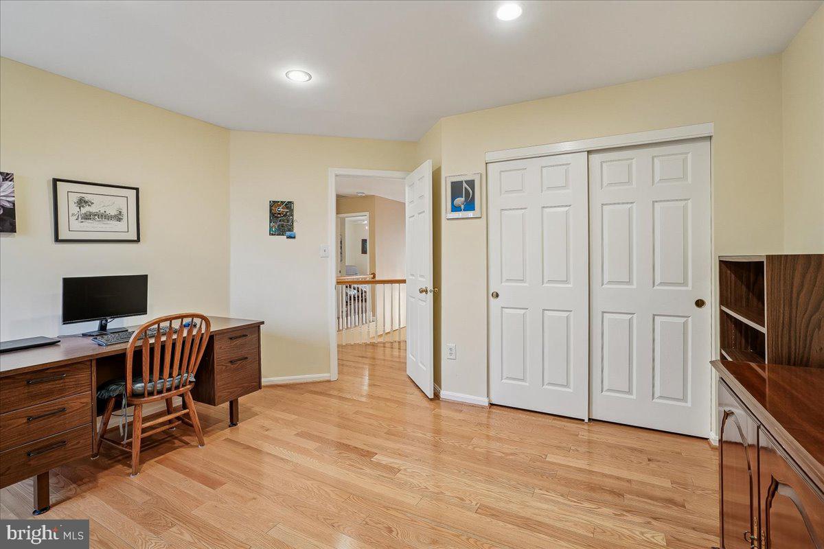 9804 CRESENCE WAY, FAIRFAX, Virginia 22032, 4 Bedrooms Bedrooms, ,2 BathroomsBathrooms,Residential,For sale,9804 CRESENCE WAY,VAFC2007858 MLS # VAFC2007858