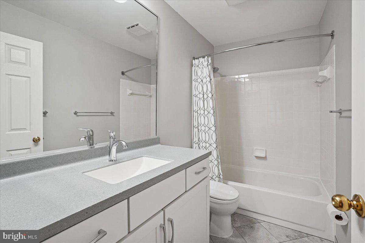 9804 CRESENCE WAY, FAIRFAX, Virginia 22032, 4 Bedrooms Bedrooms, ,2 BathroomsBathrooms,Residential,For sale,9804 CRESENCE WAY,VAFC2007858 MLS # VAFC2007858