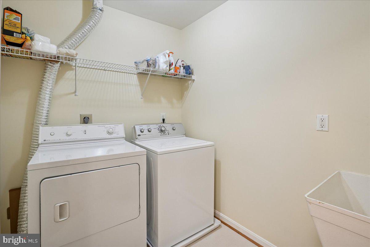 9804 CRESENCE WAY, FAIRFAX, Virginia 22032, 4 Bedrooms Bedrooms, ,2 BathroomsBathrooms,Residential,For sale,9804 CRESENCE WAY,VAFC2007858 MLS # VAFC2007858