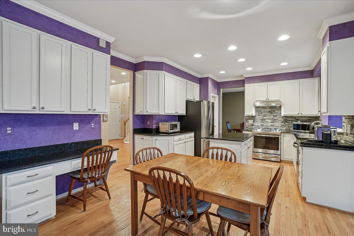 9804 CRESENCE WAY, FAIRFAX, Virginia 22032, 4 Bedrooms Bedrooms, ,2 BathroomsBathrooms,Residential,For sale,9804 CRESENCE WAY,VAFC2007858 MLS # VAFC2007858