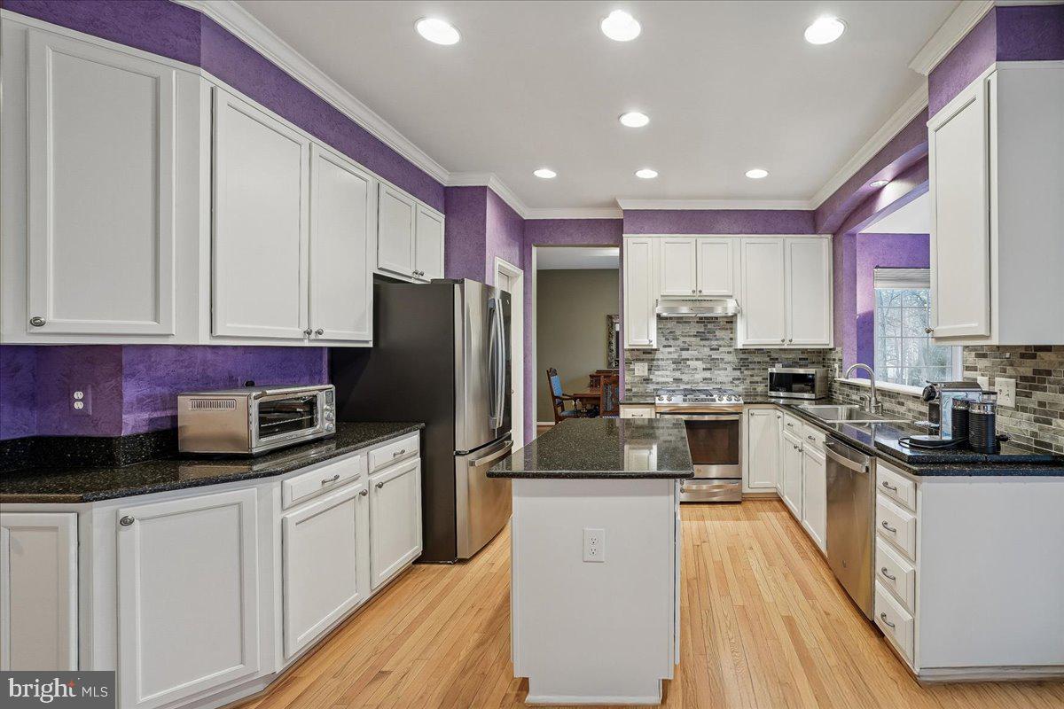 9804 CRESENCE WAY, FAIRFAX, Virginia 22032, 4 Bedrooms Bedrooms, ,2 BathroomsBathrooms,Residential,For sale,9804 CRESENCE WAY,VAFC2007858 MLS # VAFC2007858