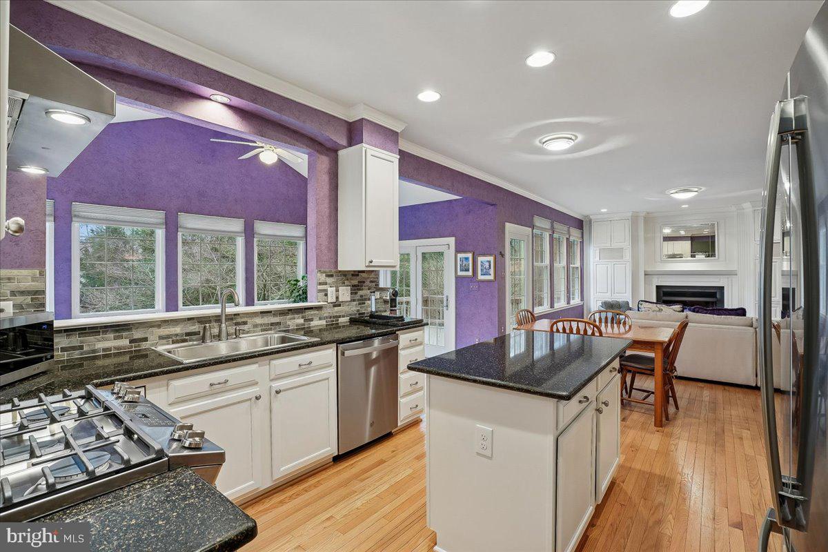 9804 CRESENCE WAY, FAIRFAX, Virginia 22032, 4 Bedrooms Bedrooms, ,2 BathroomsBathrooms,Residential,For sale,9804 CRESENCE WAY,VAFC2007858 MLS # VAFC2007858