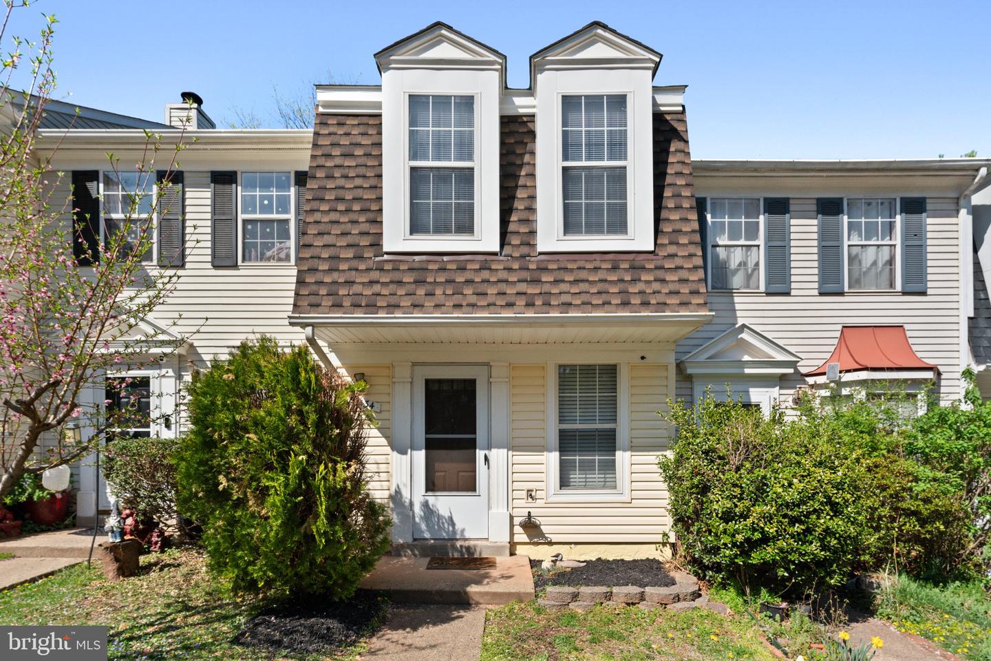 34 PALMER CT, STERLING, Virginia 20165, 2 Bedrooms Bedrooms, ,1 BathroomBathrooms,Residential,For sale,34 PALMER CT,VALO2117164 MLS # VALO2117164