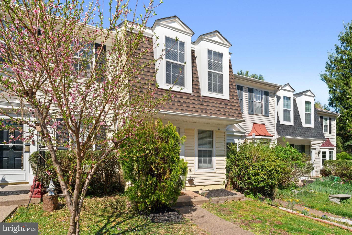 34 PALMER CT, STERLING, Virginia 20165, 2 Bedrooms Bedrooms, ,1 BathroomBathrooms,Residential,For sale,34 PALMER CT,VALO2117164 MLS # VALO2117164