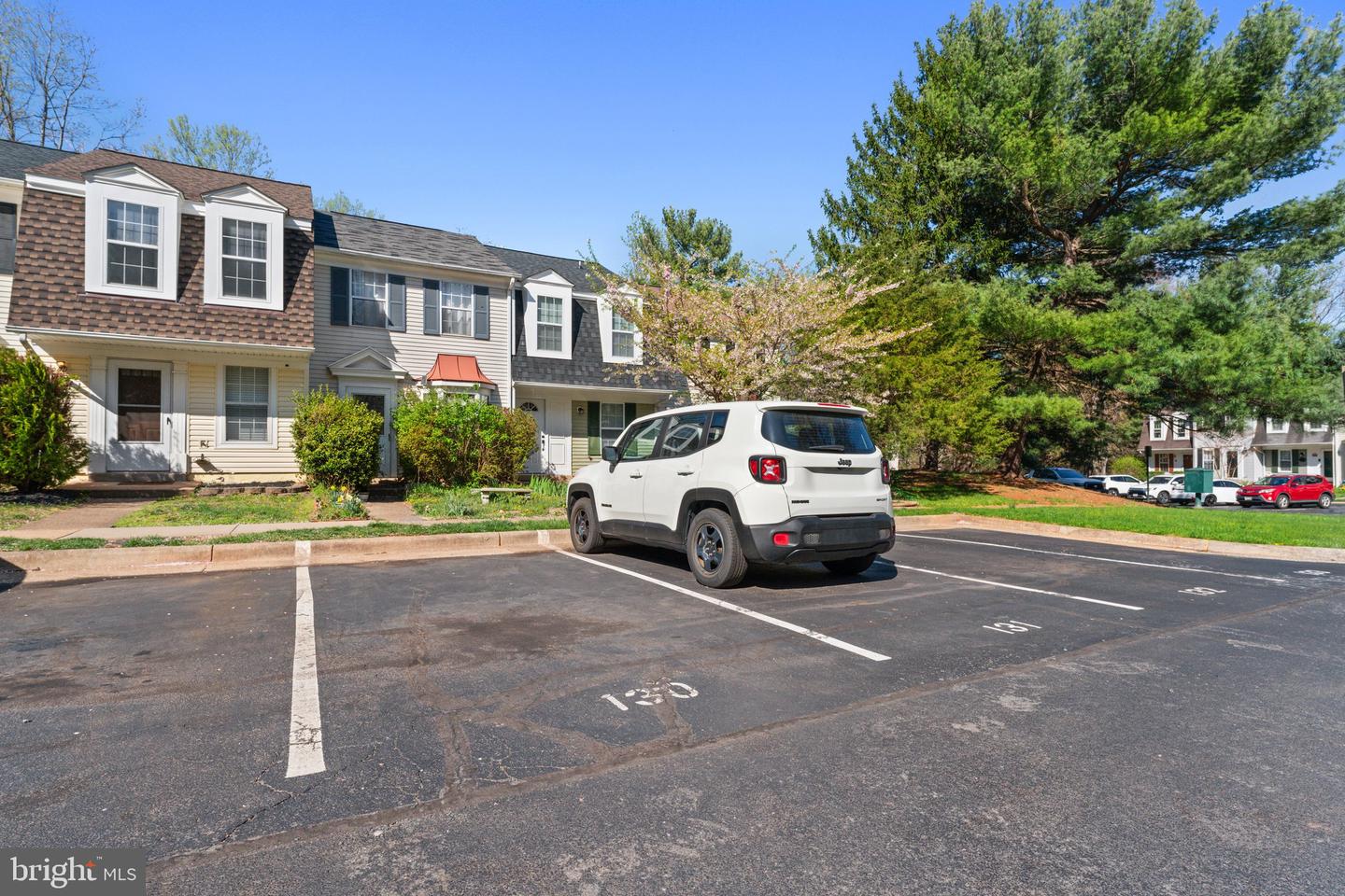 34 PALMER CT, STERLING, Virginia 20165, 2 Bedrooms Bedrooms, ,1 BathroomBathrooms,Residential,For sale,34 PALMER CT,VALO2117164 MLS # VALO2117164