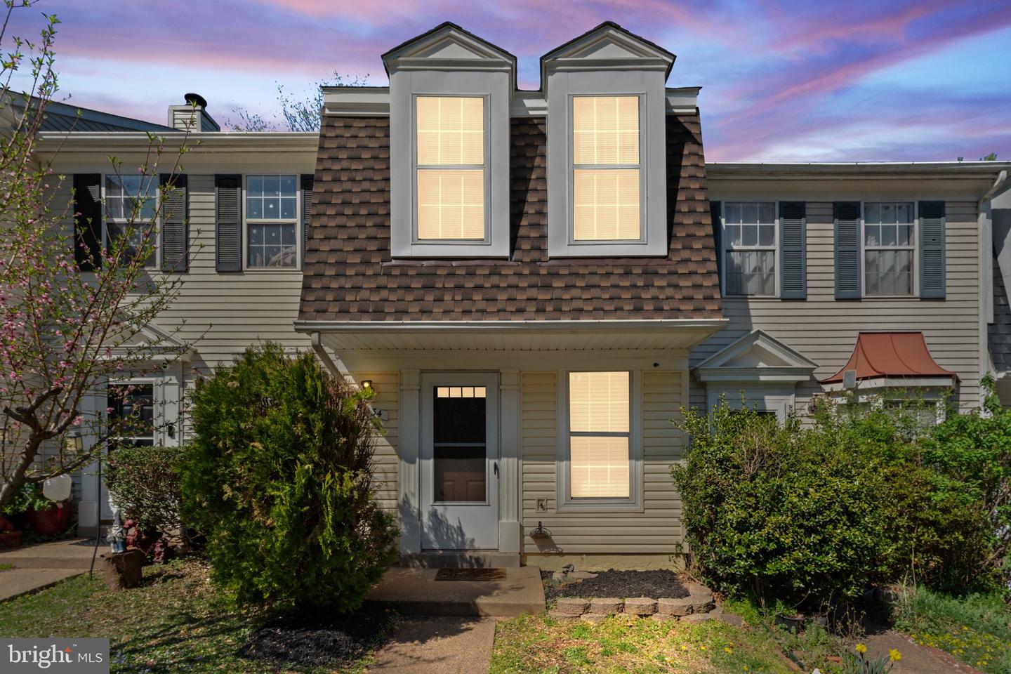 34 PALMER CT, STERLING, Virginia 20165, 2 Bedrooms Bedrooms, ,1 BathroomBathrooms,Residential,For sale,34 PALMER CT,VALO2117164 MLS # VALO2117164