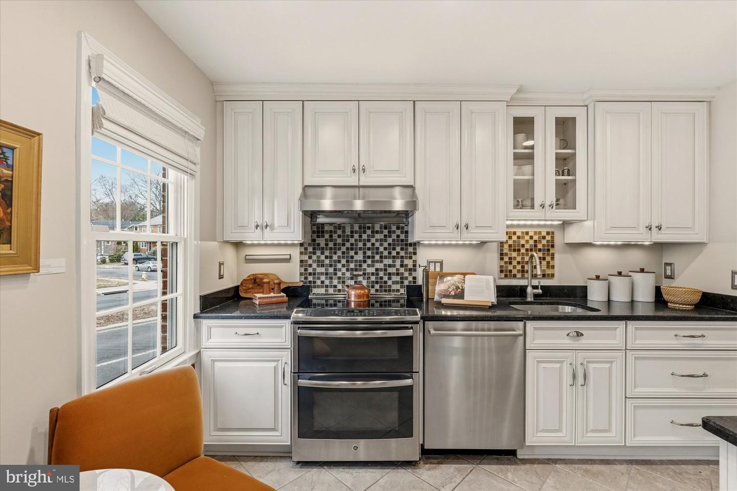 2305 COMMONWEALTH AVE, ALEXANDRIA, Virginia 22301, 3 Bedrooms Bedrooms, ,2 BathroomsBathrooms,Residential,For sale,2305 COMMONWEALTH AVE,VAAX2054666 MLS # VAAX2054666