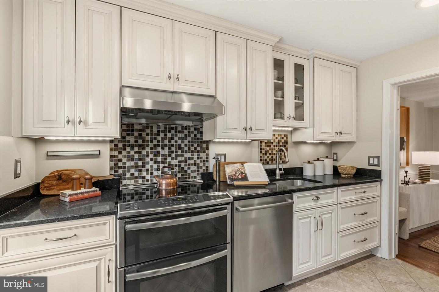 2305 COMMONWEALTH AVE, ALEXANDRIA, Virginia 22301, 3 Bedrooms Bedrooms, ,2 BathroomsBathrooms,Residential,For sale,2305 COMMONWEALTH AVE,VAAX2054666 MLS # VAAX2054666