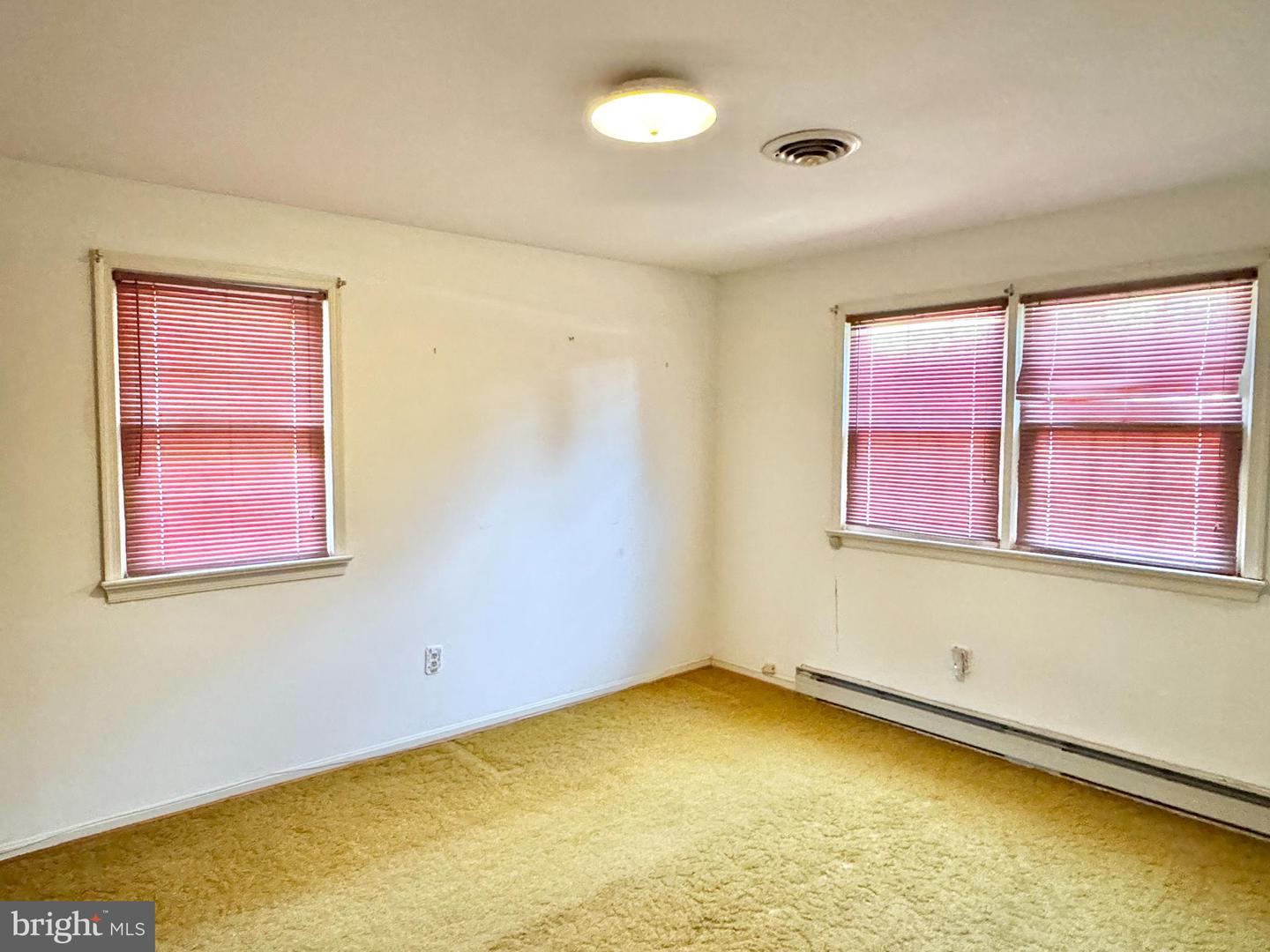 11124 DAHLGREN RD, KING GEORGE, Virginia 22485, 3 Bedrooms Bedrooms, ,2 BathroomsBathrooms,Residential,For sale,11124 DAHLGREN RD,VAKG2007702 MLS # VAKG2007702