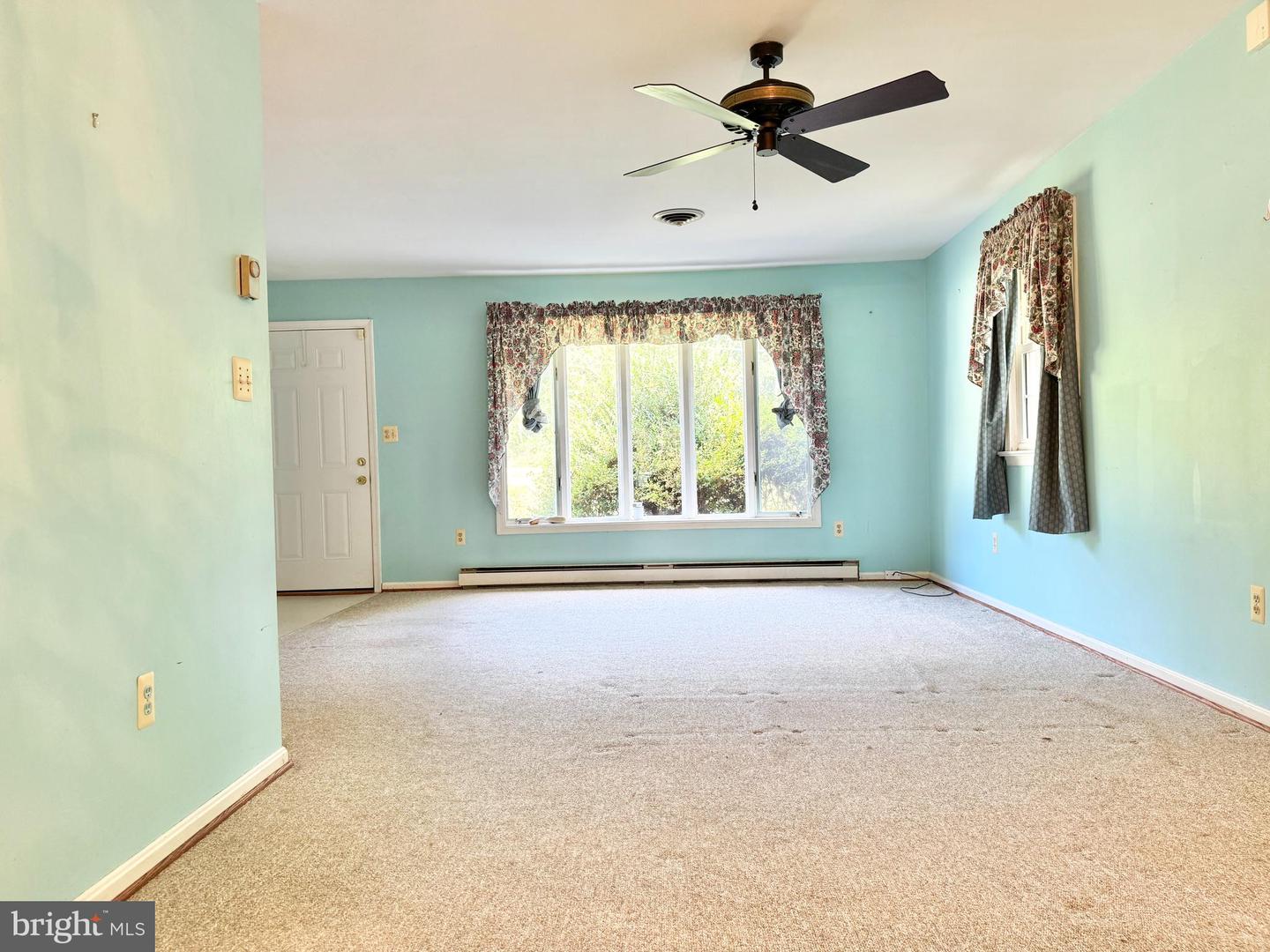 11124 DAHLGREN RD, KING GEORGE, Virginia 22485, 3 Bedrooms Bedrooms, ,2 BathroomsBathrooms,Residential,For sale,11124 DAHLGREN RD,VAKG2007702 MLS # VAKG2007702