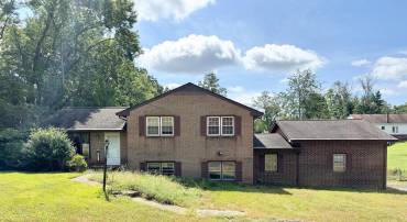 11124 DAHLGREN RD, KING GEORGE, Virginia 22485, 3 Bedrooms Bedrooms, ,2 BathroomsBathrooms,Residential,For sale,11124 DAHLGREN RD,VAKG2007702 MLS # VAKG2007702