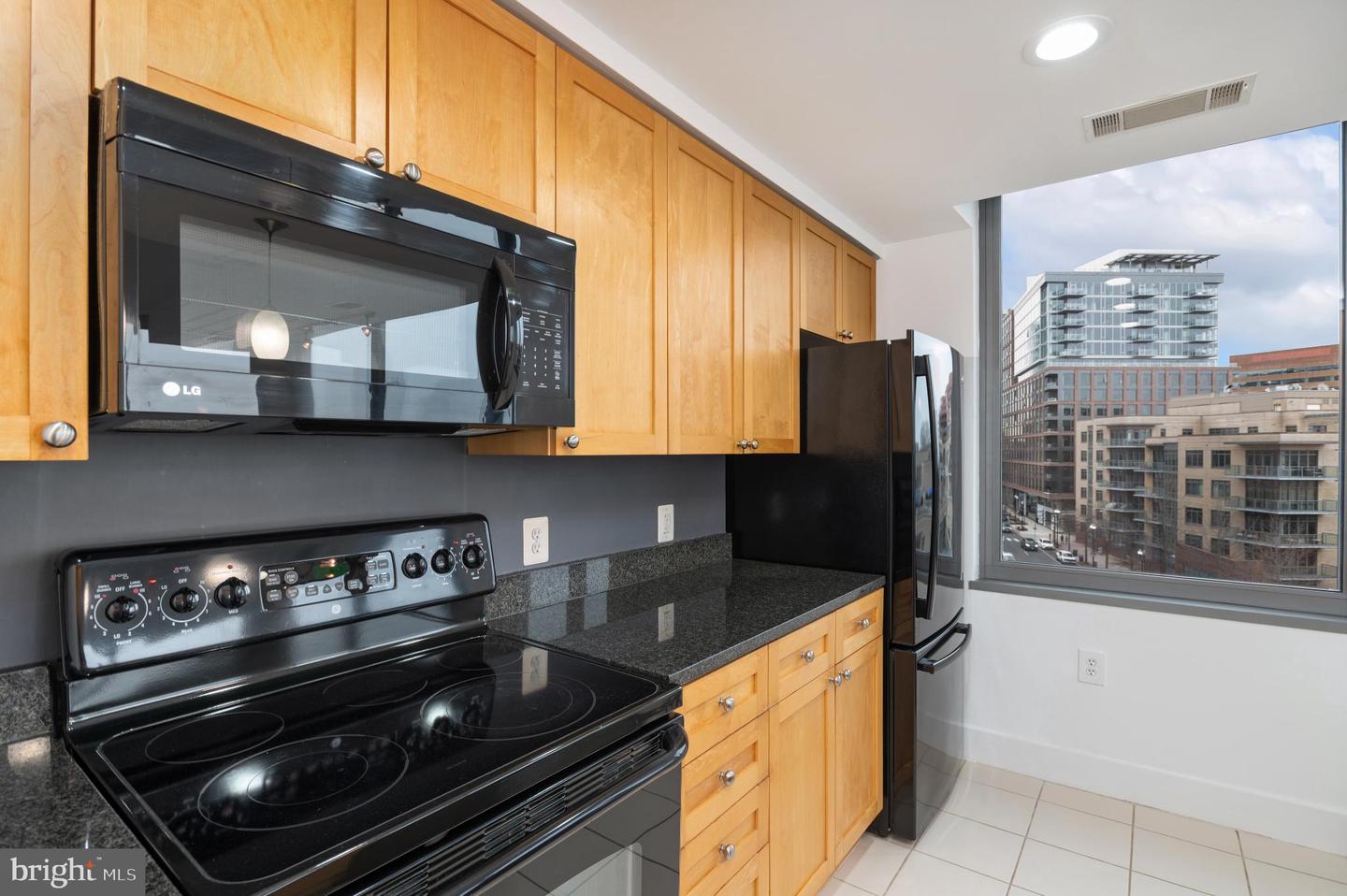 2001 15TH ST N #805, ARLINGTON, Virginia 22201, 1 Bedroom Bedrooms, 4 Rooms Rooms,1 BathroomBathrooms,Residential,For sale,2001 15TH ST N #805,VAAR2069596 MLS # VAAR2069596