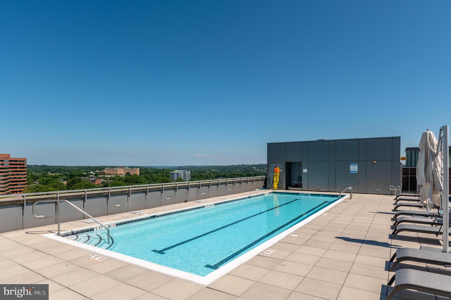 2001 15TH ST N #805, ARLINGTON, Virginia 22201, 1 Bedroom Bedrooms, 4 Rooms Rooms,1 BathroomBathrooms,Residential,For sale,2001 15TH ST N #805,VAAR2069596 MLS # VAAR2069596