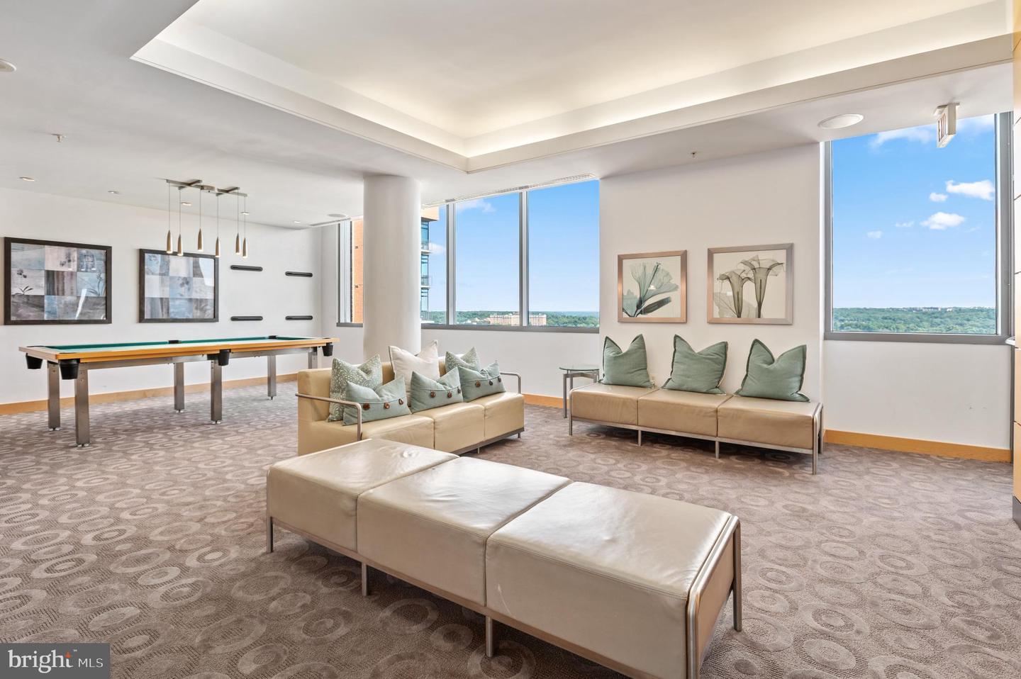 2001 15TH ST N #805, ARLINGTON, Virginia 22201, 1 Bedroom Bedrooms, 4 Rooms Rooms,1 BathroomBathrooms,Residential,For sale,2001 15TH ST N #805,VAAR2069596 MLS # VAAR2069596