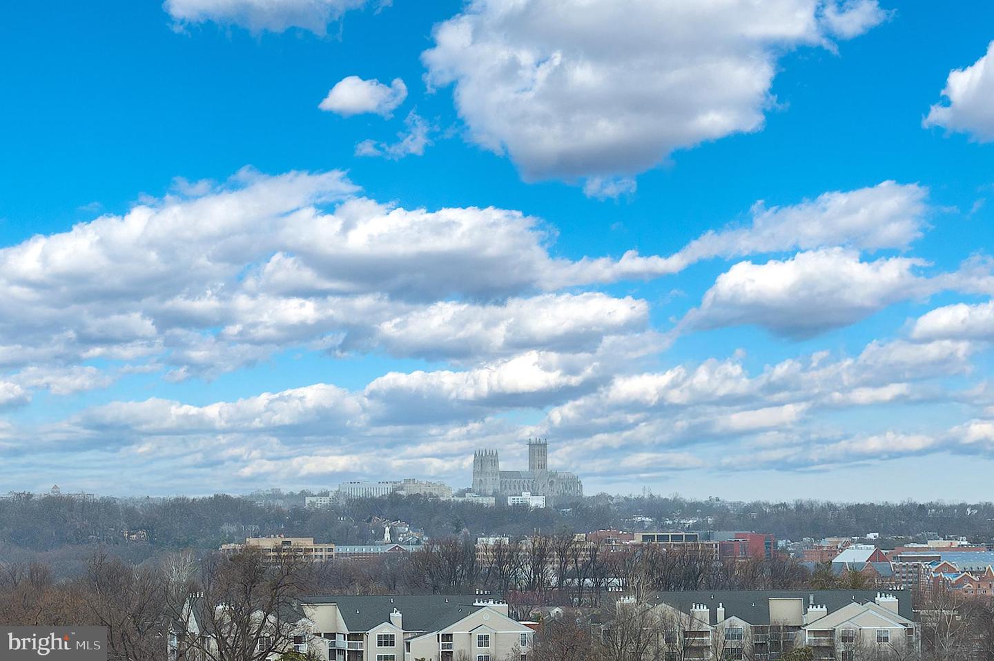 2001 15TH ST N #805, ARLINGTON, Virginia 22201, 1 Bedroom Bedrooms, 4 Rooms Rooms,1 BathroomBathrooms,Residential,For sale,2001 15TH ST N #805,VAAR2069596 MLS # VAAR2069596