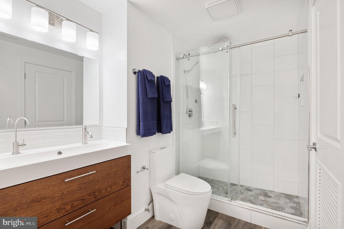 2001 15TH ST N #805, ARLINGTON, Virginia 22201, 1 Bedroom Bedrooms, 4 Rooms Rooms,1 BathroomBathrooms,Residential,For sale,2001 15TH ST N #805,VAAR2069596 MLS # VAAR2069596