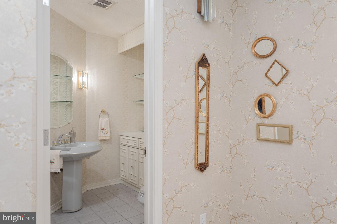 1848 COLLEGE AVE, HARRISONBURG, Virginia 22802, 3 Bedrooms Bedrooms, ,3 BathroomsBathrooms,Residential,For sale,1848 COLLEGE AVE,VAHC2000570 MLS # VAHC2000570