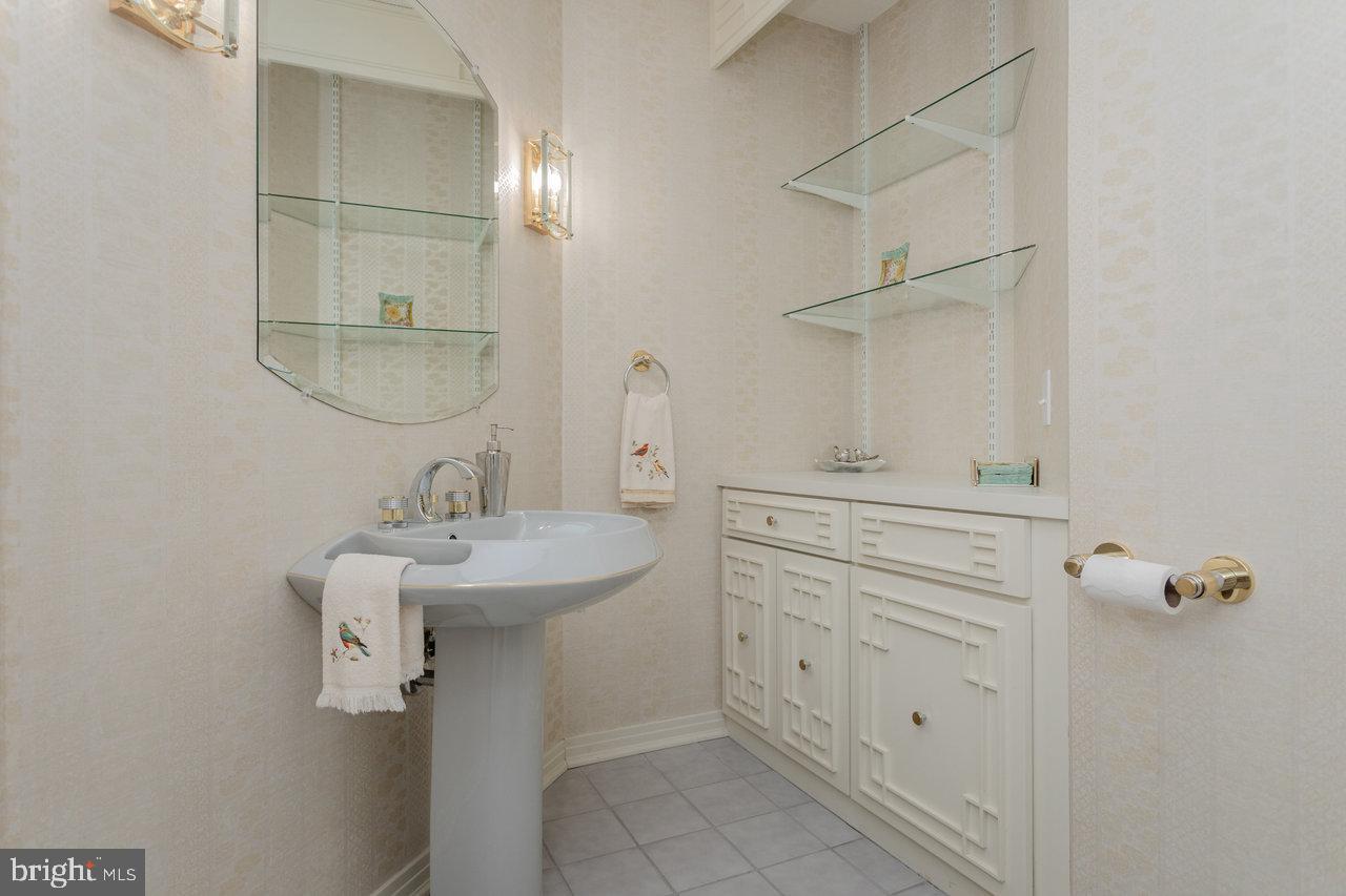 1848 COLLEGE AVE, HARRISONBURG, Virginia 22802, 3 Bedrooms Bedrooms, ,3 BathroomsBathrooms,Residential,For sale,1848 COLLEGE AVE,VAHC2000570 MLS # VAHC2000570